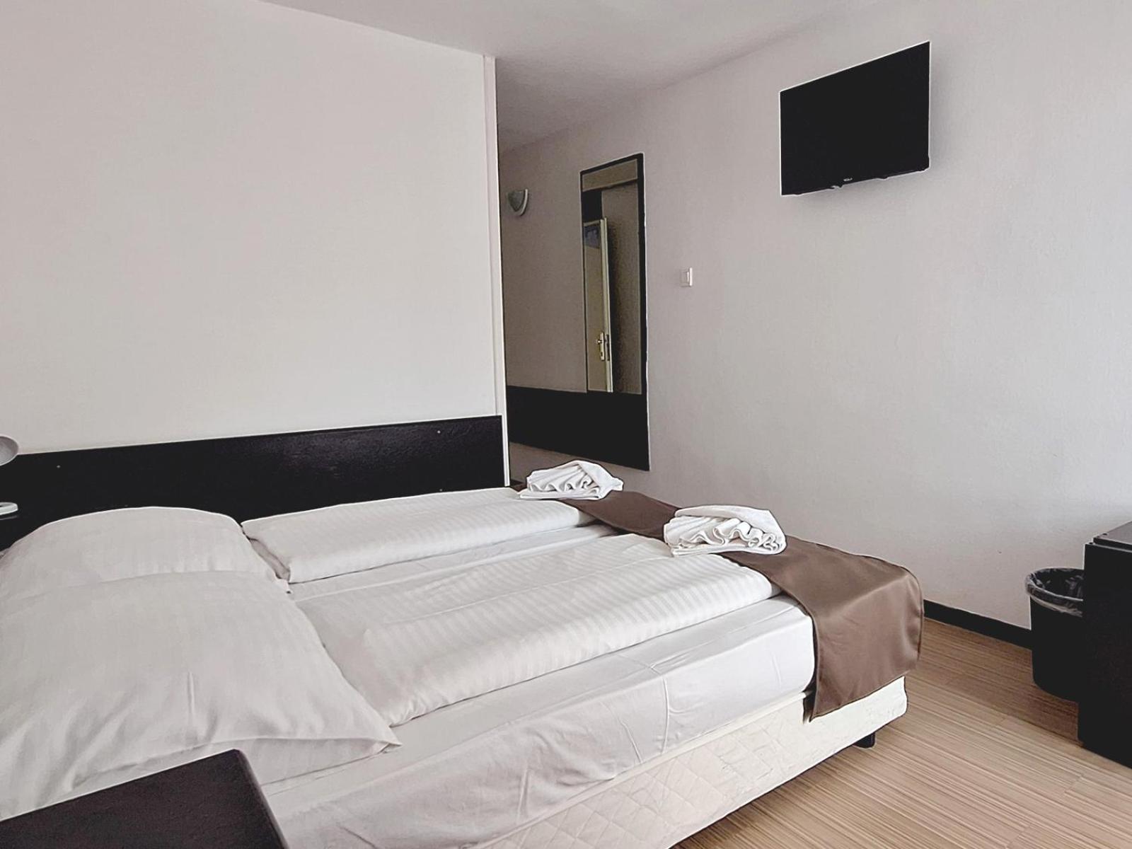 Hotel Hungaria Siofok Exterior photo