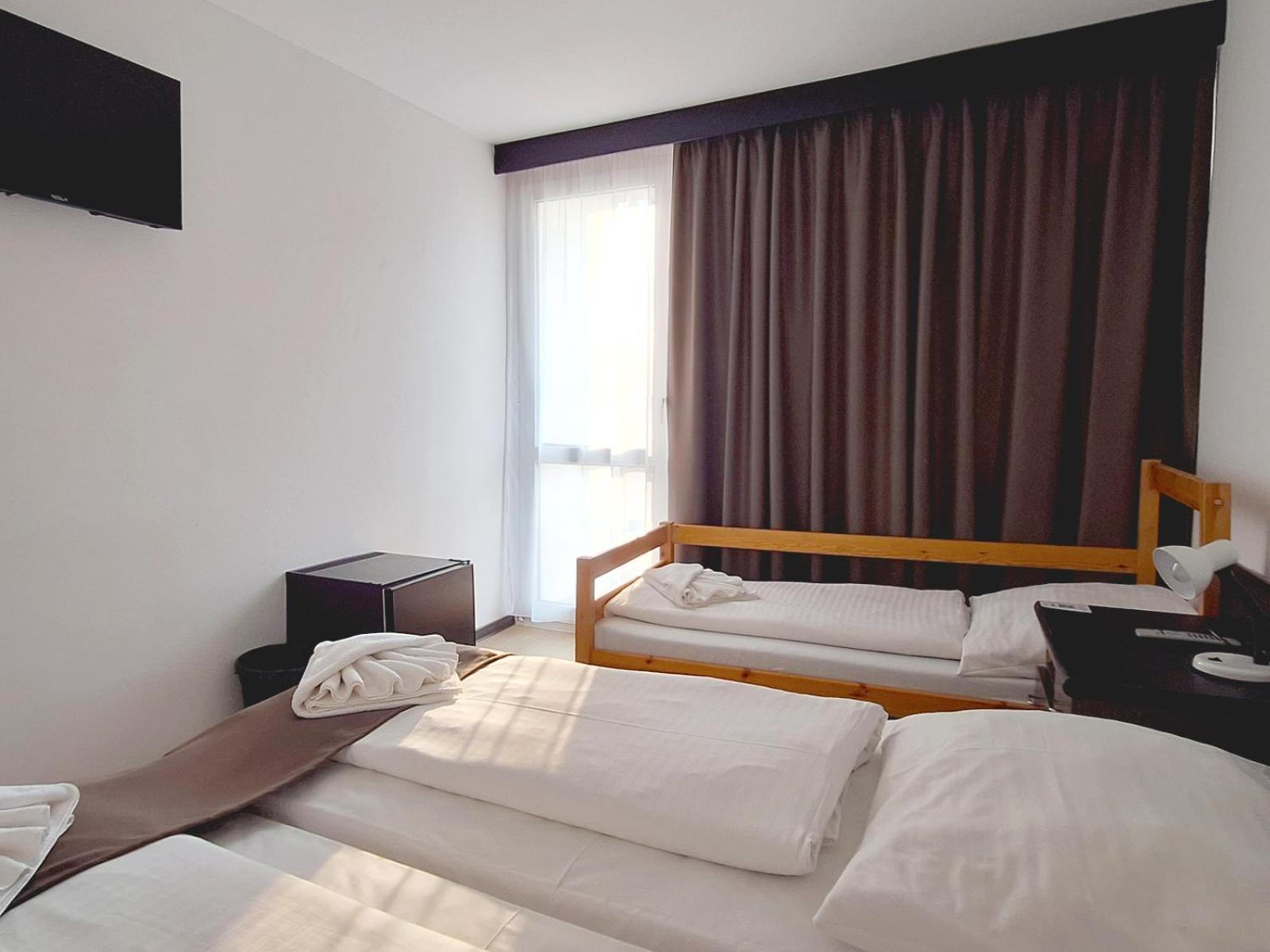 Hotel Hungaria Siofok Exterior photo