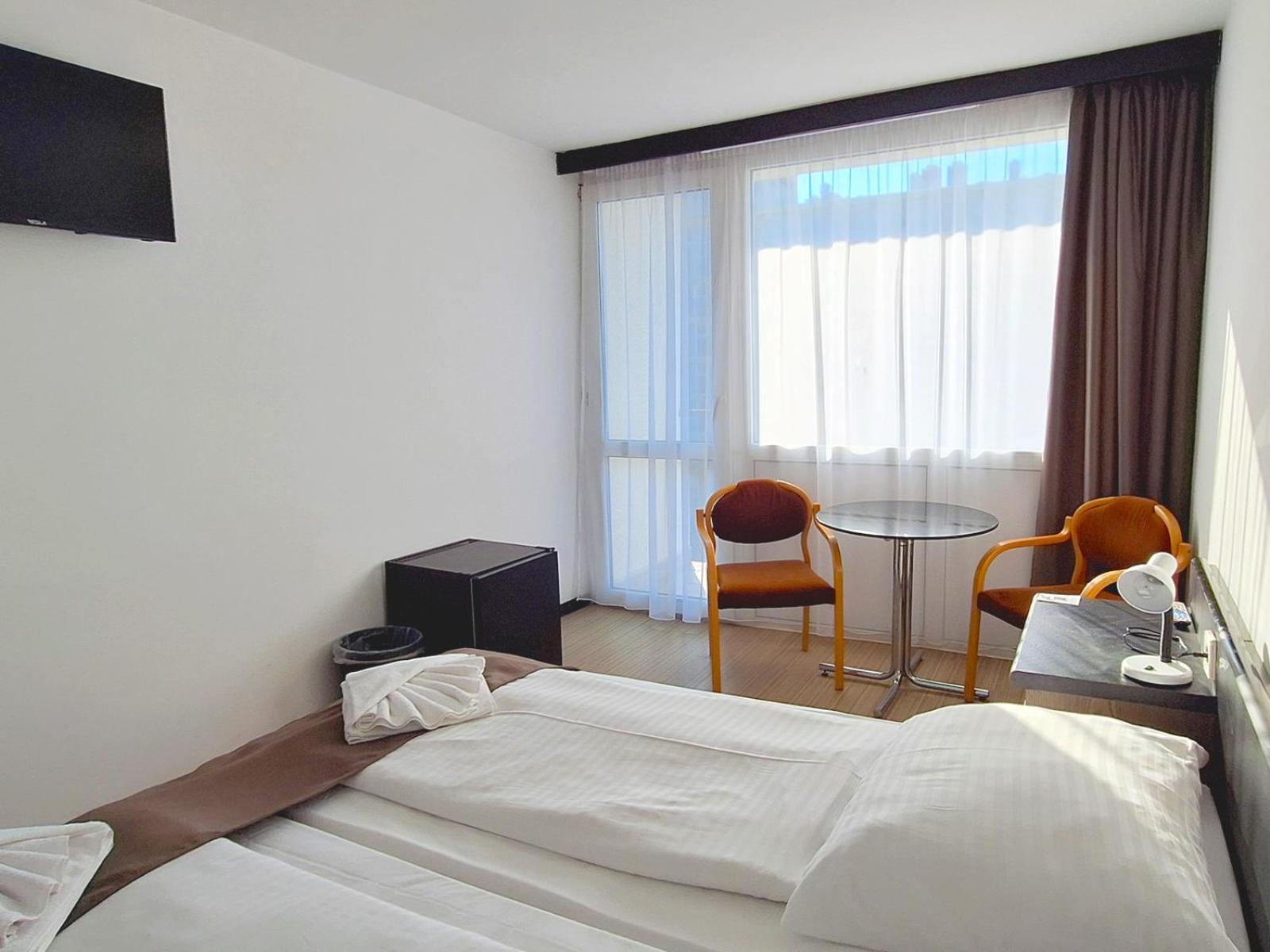Hotel Hungaria Siofok Exterior photo